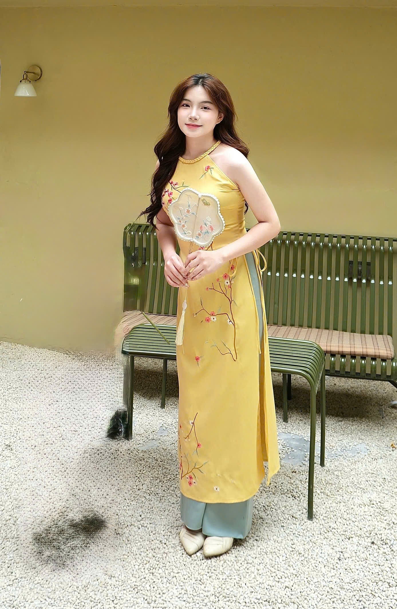 TN58 Áo only no pants - Áo dài cổ yếm cách tân thêu màu vàng