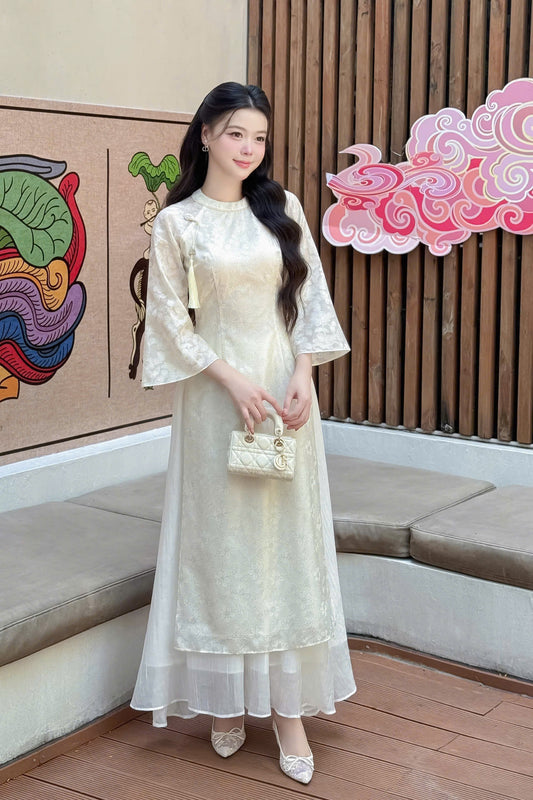 TN60 4939 Áo only no pants - Áo dài cách tân chiết li eo tơ nổi màu trắng kem