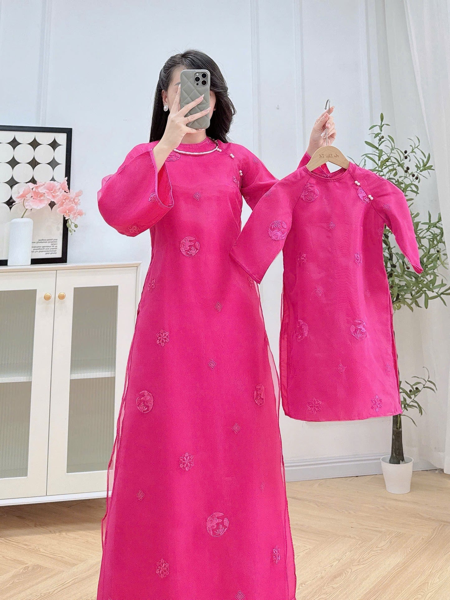 K45 5147 Áo only no pants - Áo dài cách tân dáng suông tơ thêu màu hồng sen