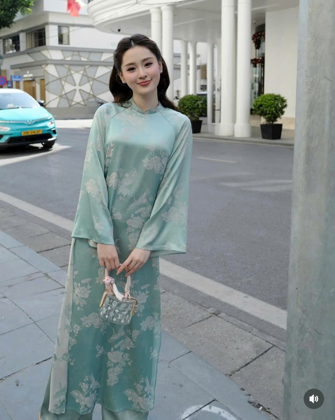 K385 6440 Áo only no pants - Áo dài dáng suông lụa tằm sen hạc