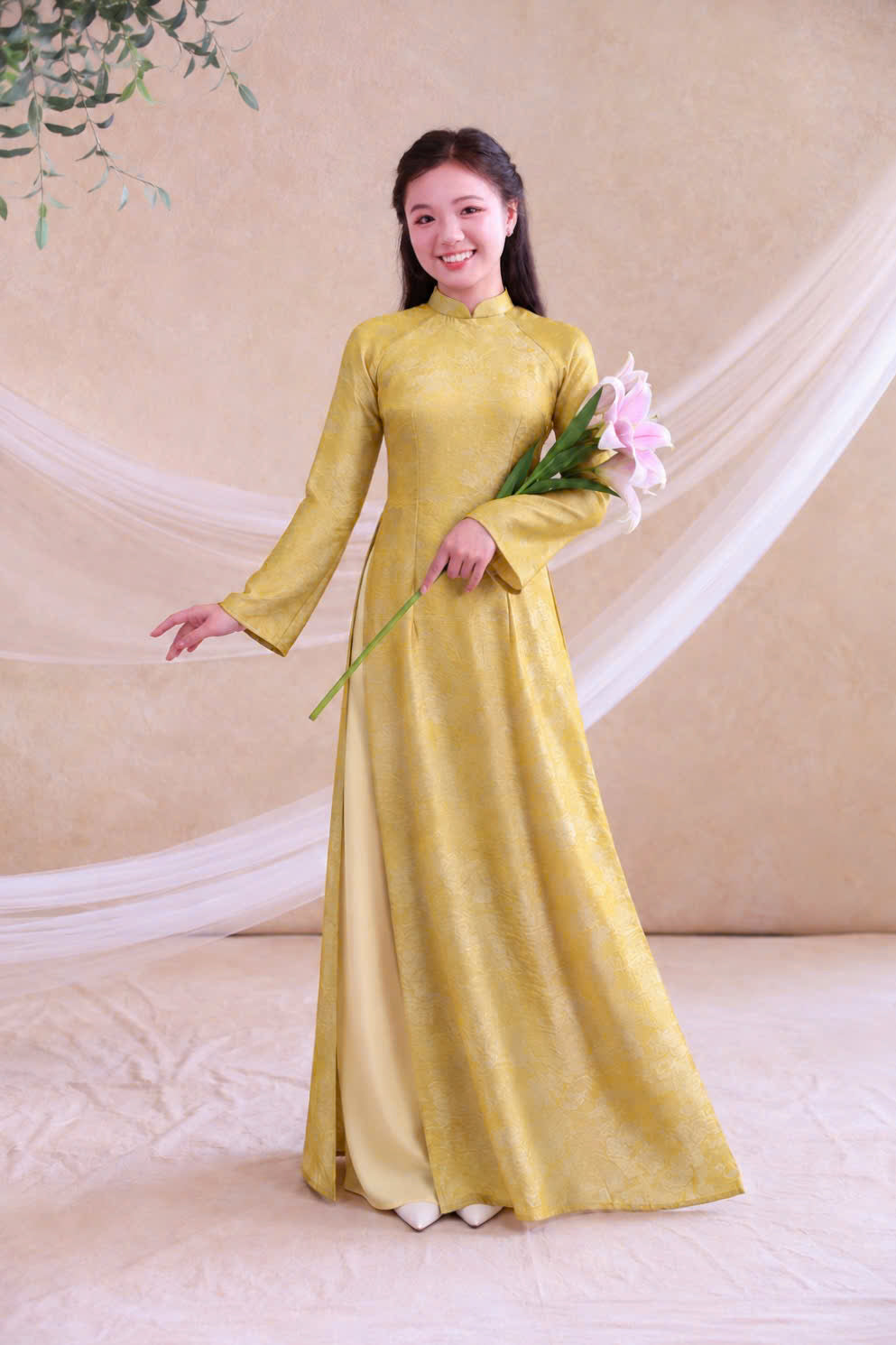 K345 Áo only no pants - Áo dài chiết eo lụa tằm ánh kim tencel màu vàng nhạt