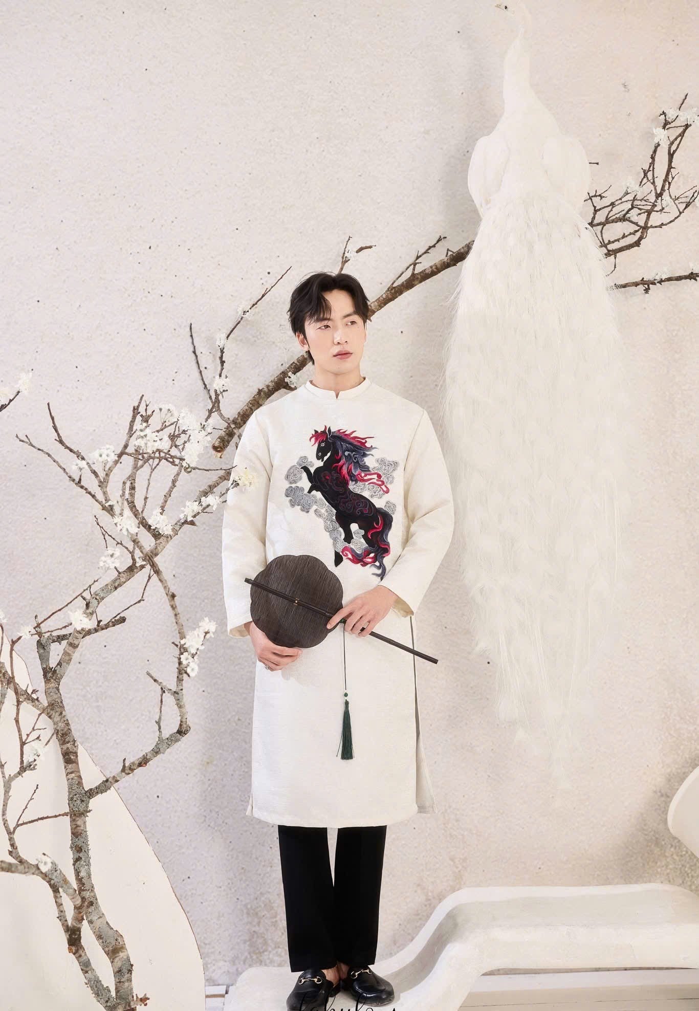 B140 Áo only - Áo dài nam gấm vân màu trắng kem thêu ngựa