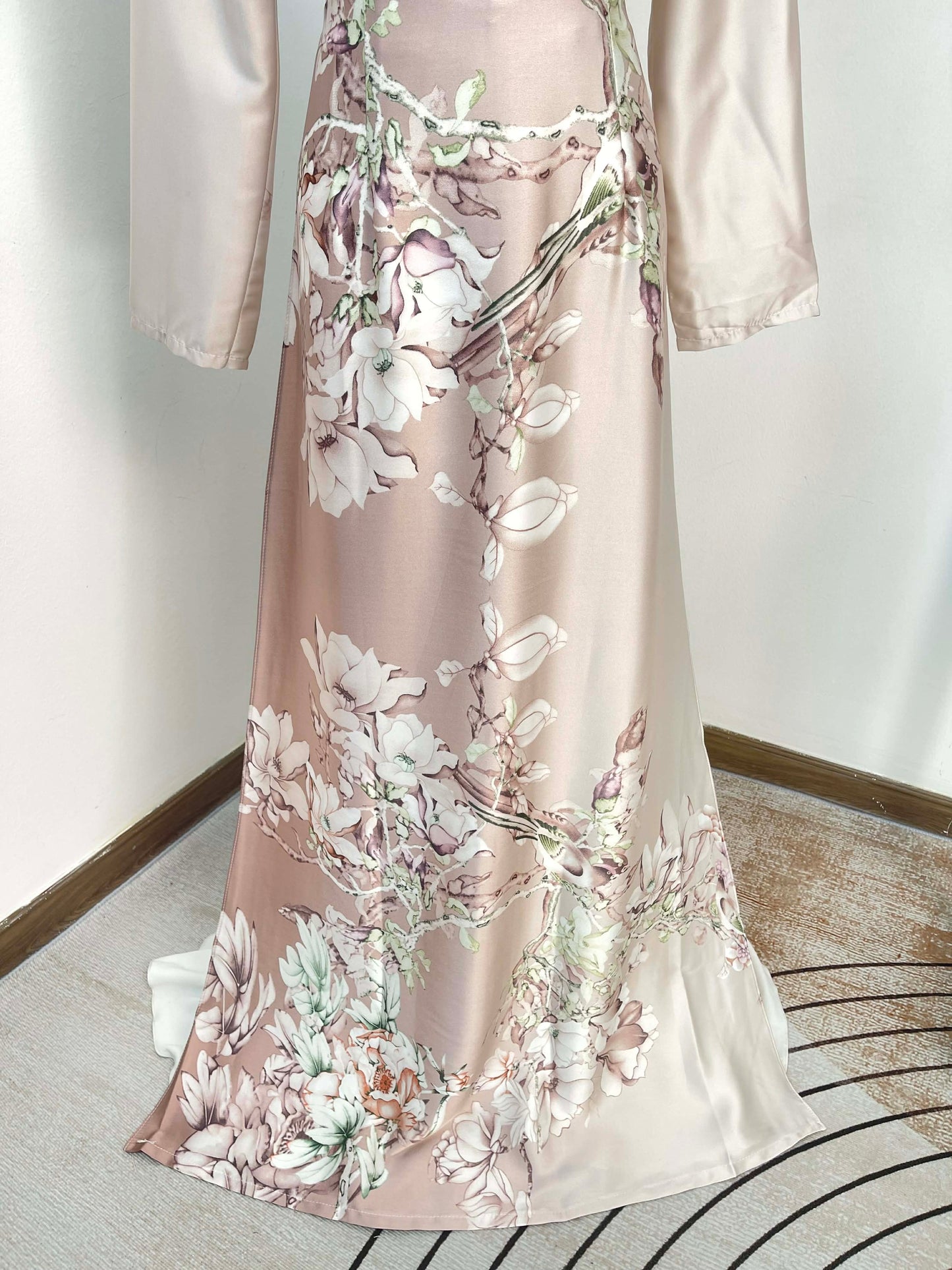 H491 1970 Áo only - Áo dài lụa latinh màu kem hồng