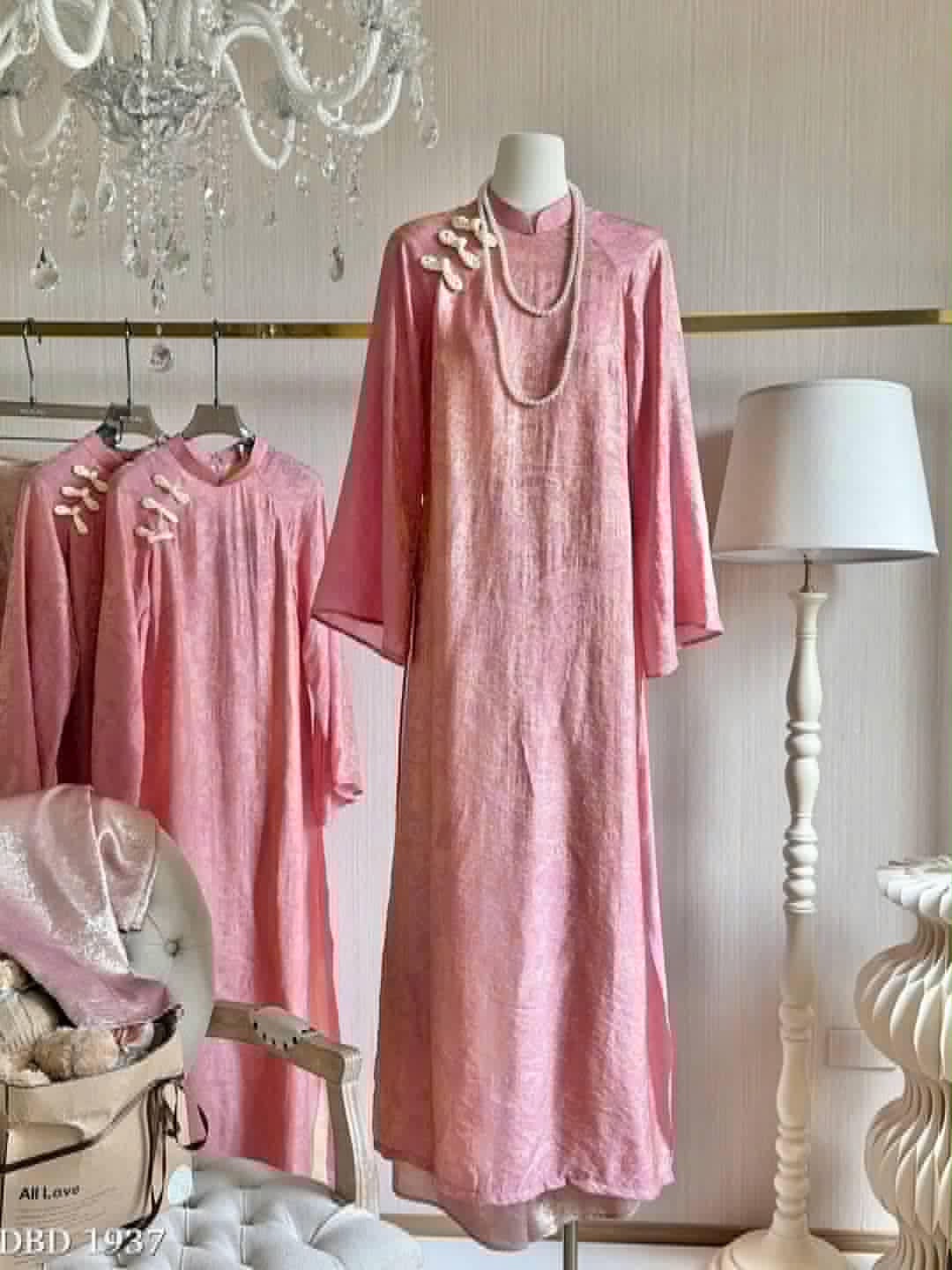 H493 1972 Áo + quần tằm - Áo dài dáng suông tằm ánh kim 2 tà màu hồng