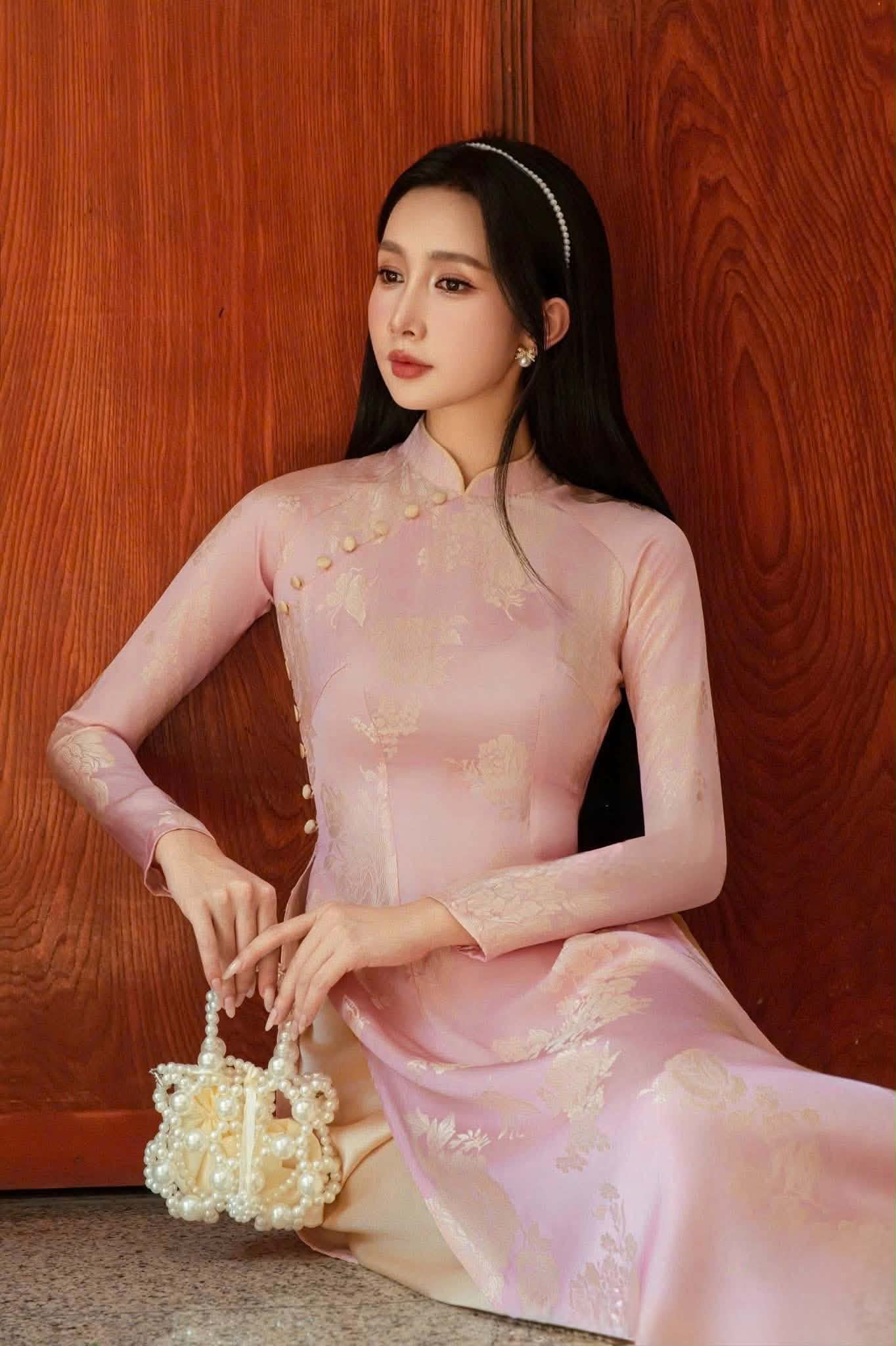 H841 4367 Áo only no pants - Áo dài dáng truyền thống chiết li eo lụa tằm