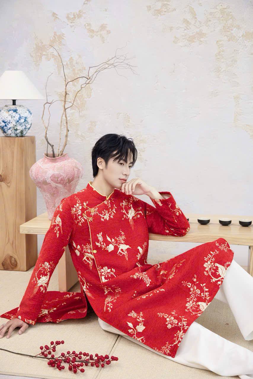 B206 5906 - Áo dài nam đỏ nhung nhũ