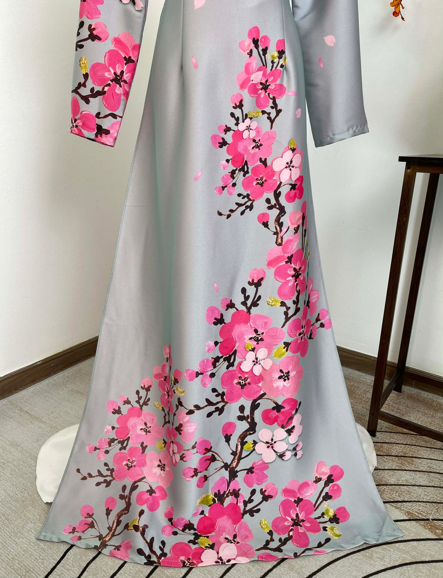 H469 1923 Áo only - Áo dài lụa ánh sao in hoa nền xám