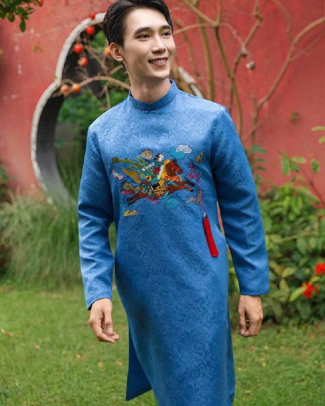 B184 - Áo dài nam gấm thêu