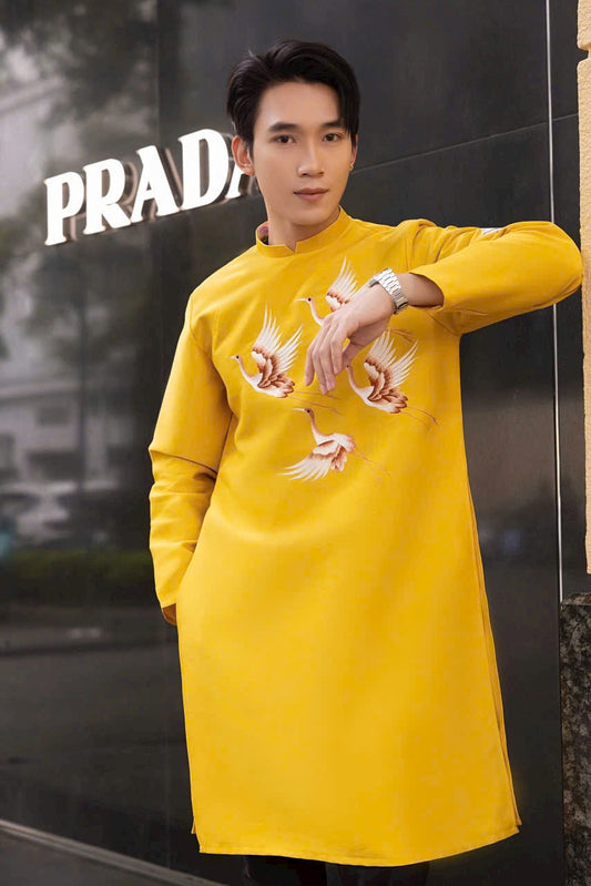 B92- Áo dài nam Vũ Hạc vàng