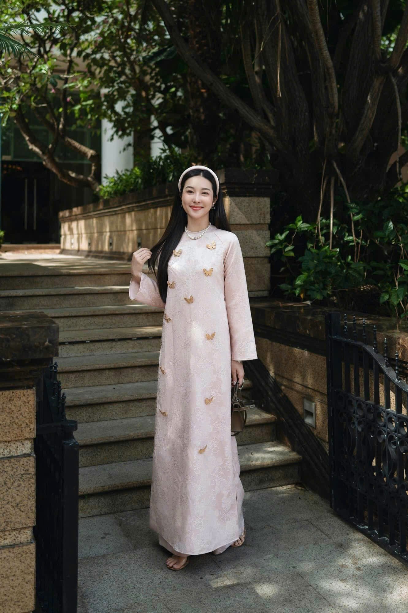 T412 only áo - Áo dài dáng suông gấm châu sa hồng đính charm