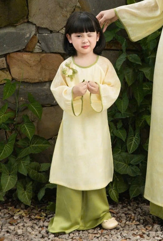 TN59 5494 Áo + quần - Set áo dài bé gái tơ màu vàng nhạt