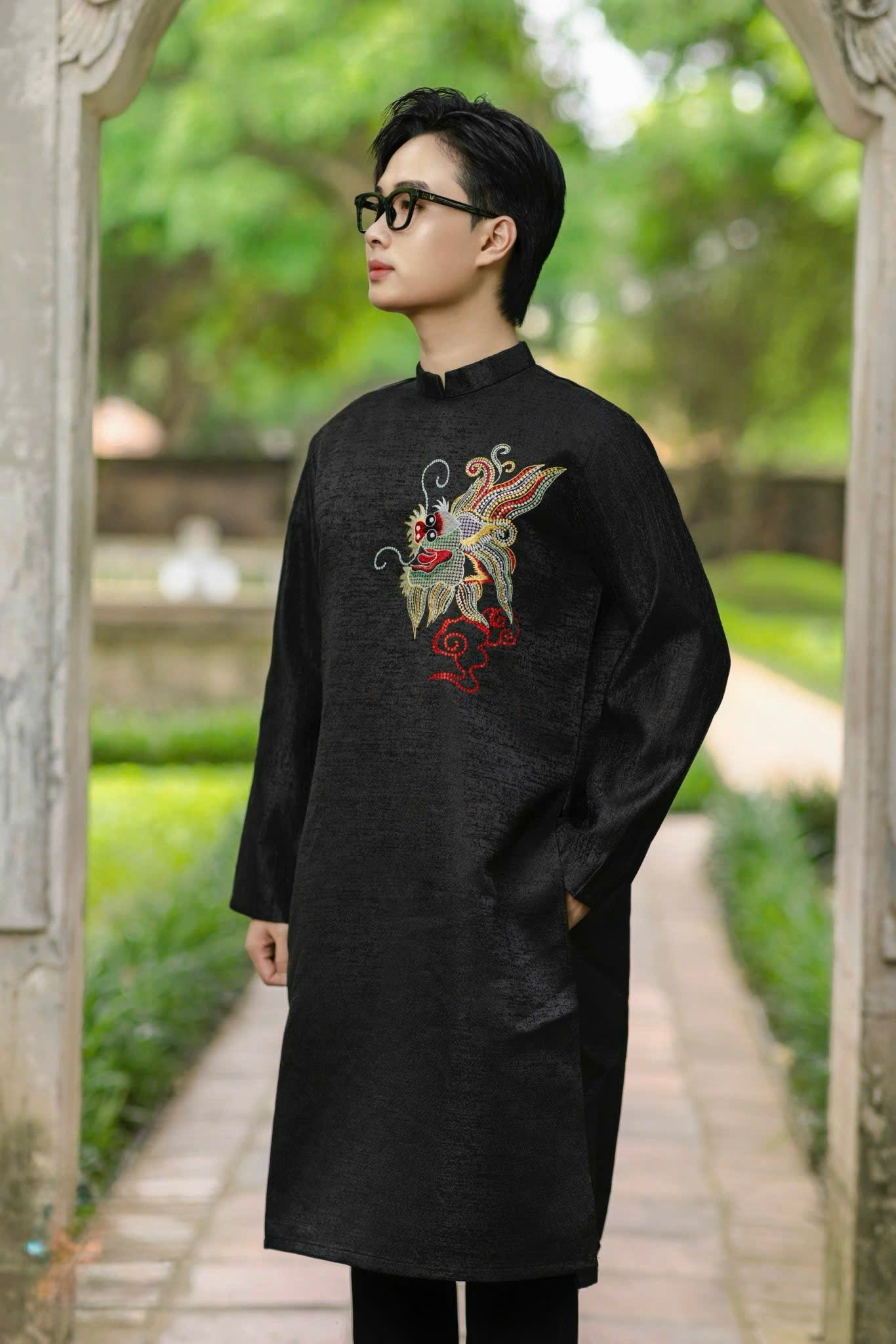 B192 5803 - Áo dài nam tafta thêu
