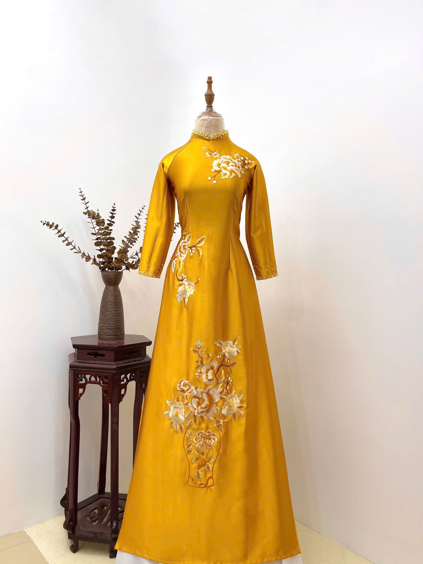 T493 Áo only - Áo dài lụa ruby màu vàng đồng thêu hoa