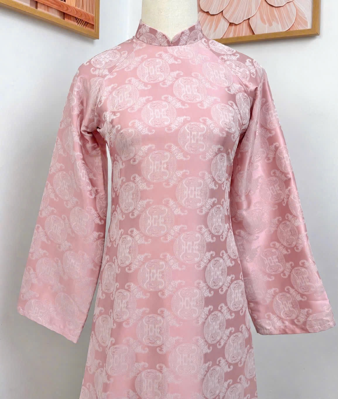 L22 5764 Áo only no pants - Áo dài dáng suông 2 tà lụa gấm thọ dơi hồng phấn