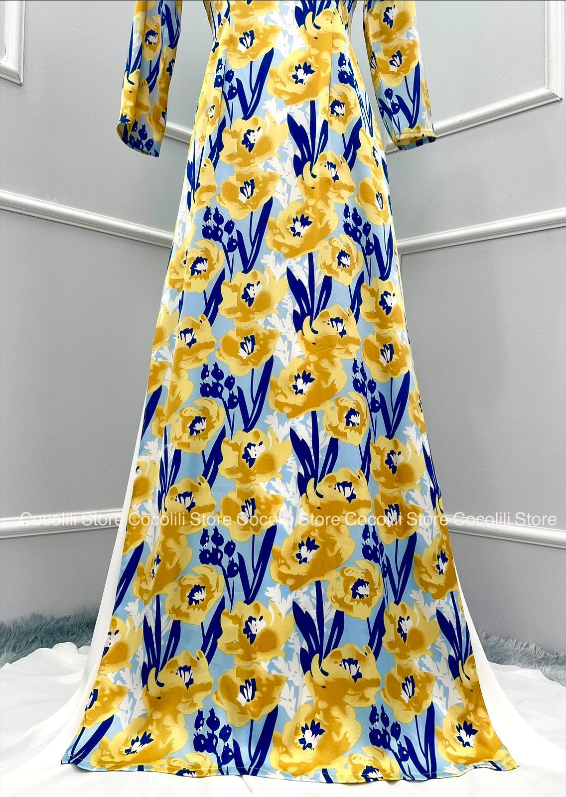 T281 Only áo - Áo dài lụa Latinh hoa đính kết cổ