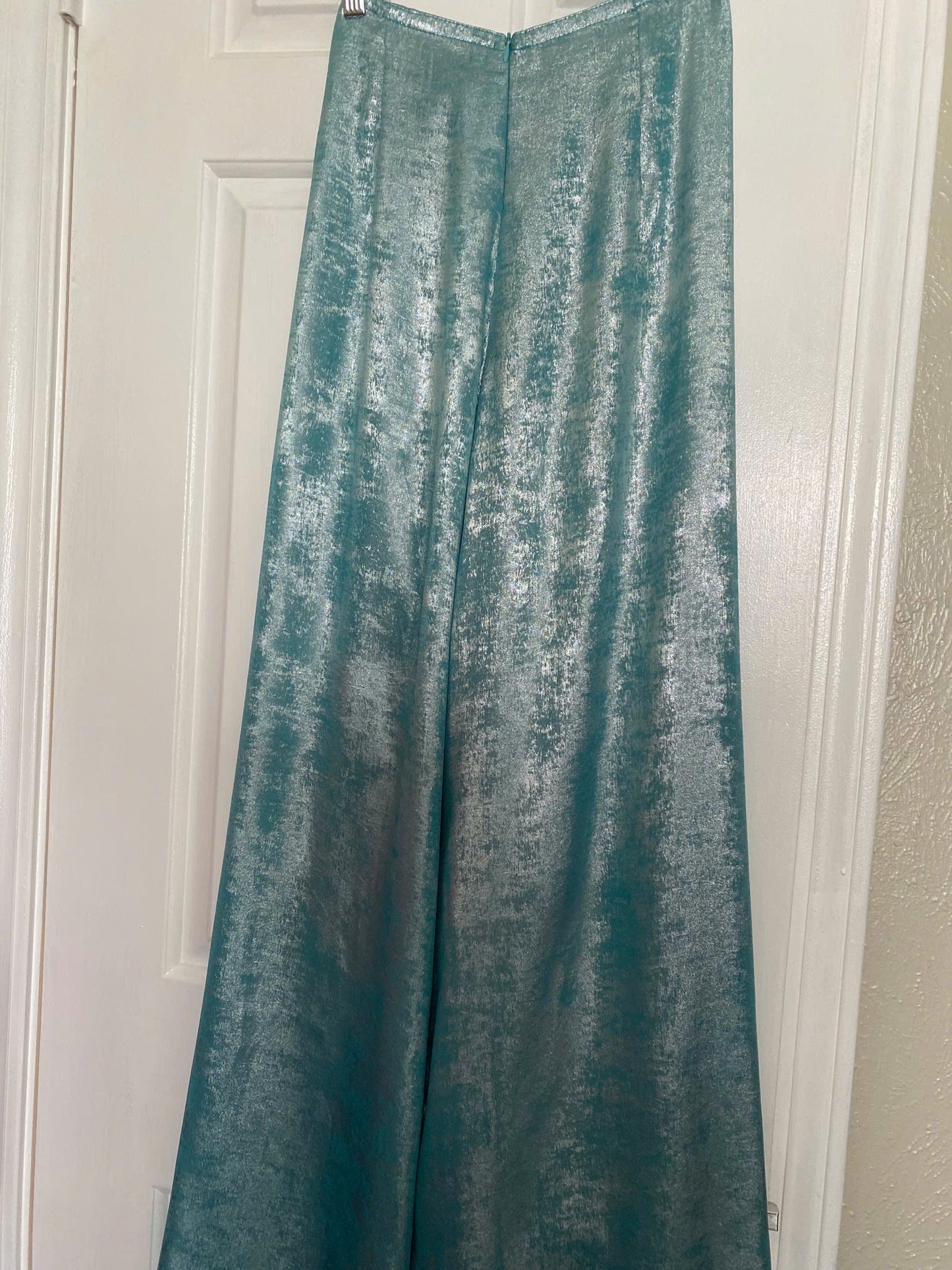 Quần lụa nhũ paris