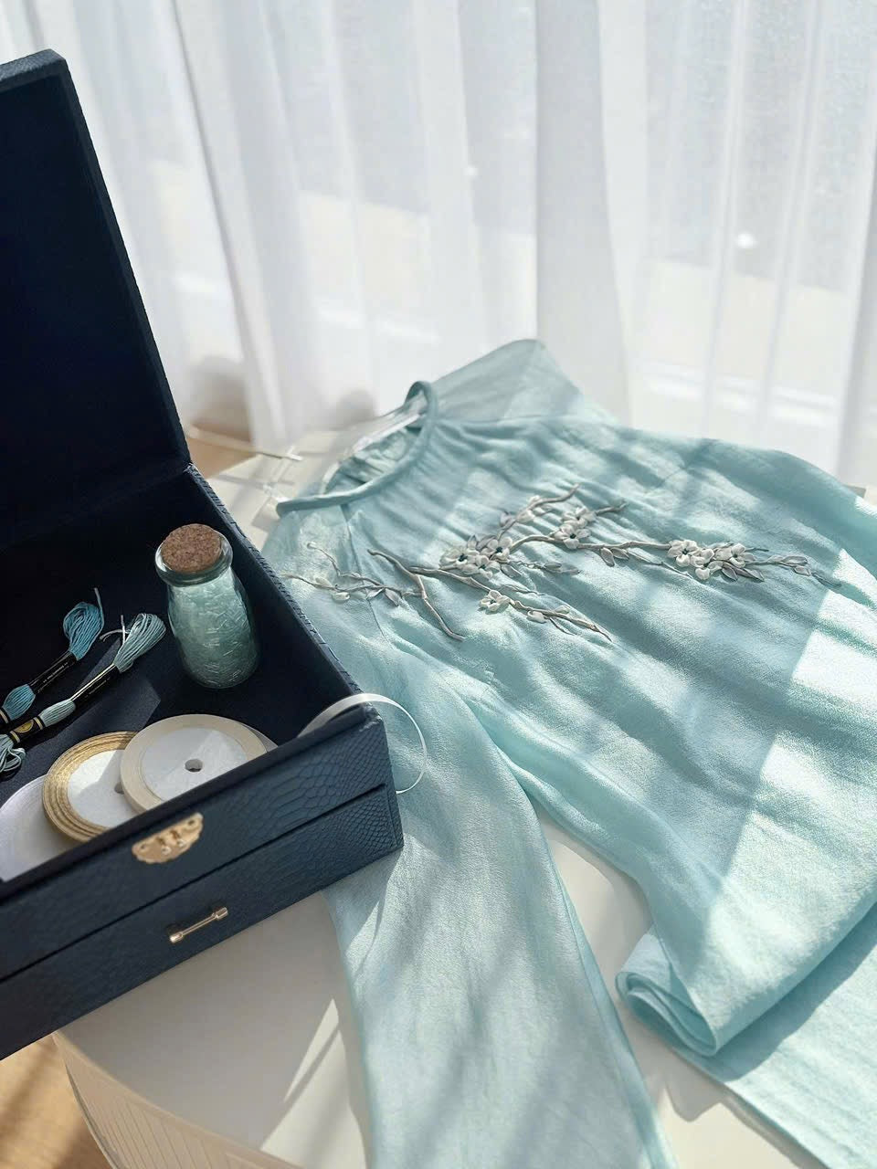 PreOrder 10days TA2408 Áo only-Áo dài tơ màu xanh thêu