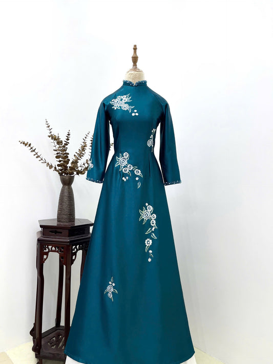T510 -Áo dài Lụa Queen xanh cổ vịt thêu cao cấp