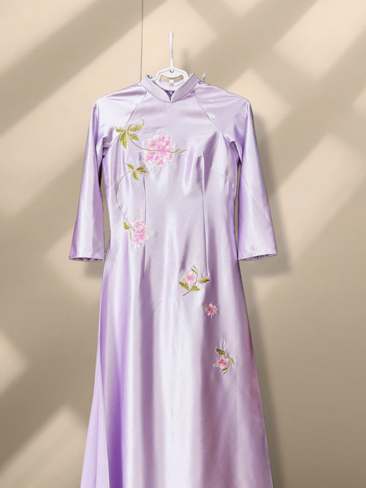T511 -Áo dài Lụa ruby tím cà thêu cao cấp