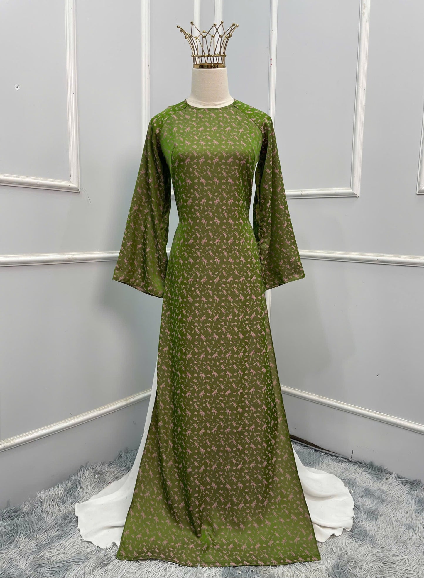 H121- Áo dài Lụa chuồn chuồn màu xanh lá -Dáng suông