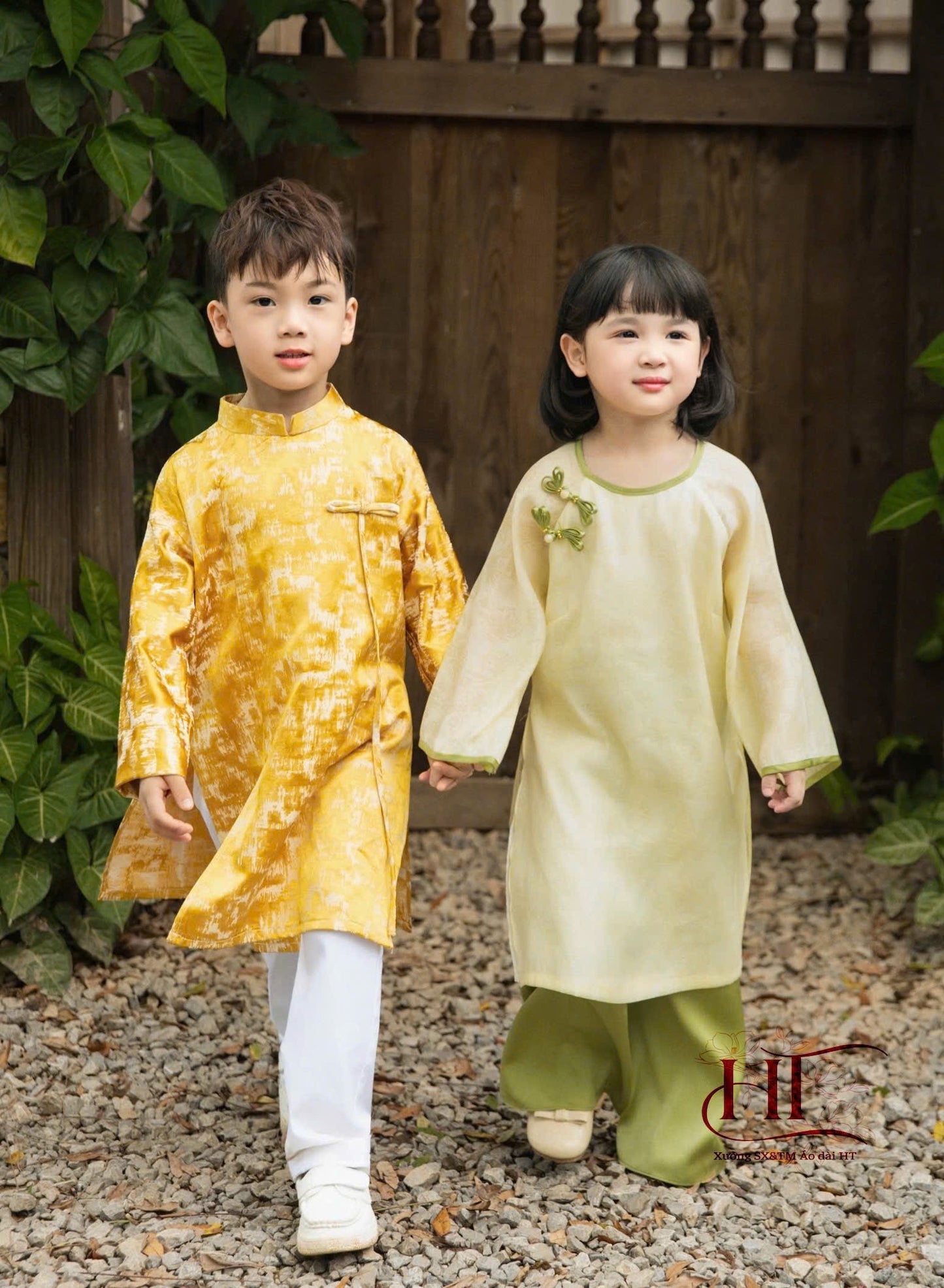 BT118 - Áo dài bé trai màu vàng