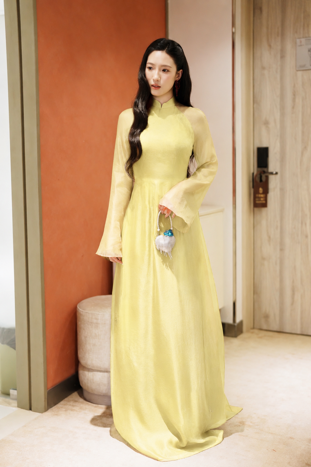 K361 6428 Áo only no pants - Áo dài chiết eo 4 tà tơ crep màu vàng nhạt
