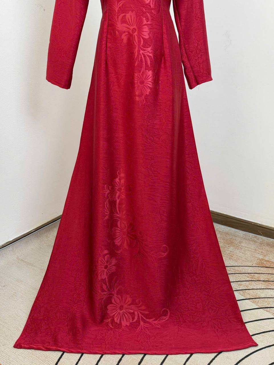 K121 5357 Áo only no pants - Áo dài truyền thống chiết li eo lụa indo 4D màu đỏ