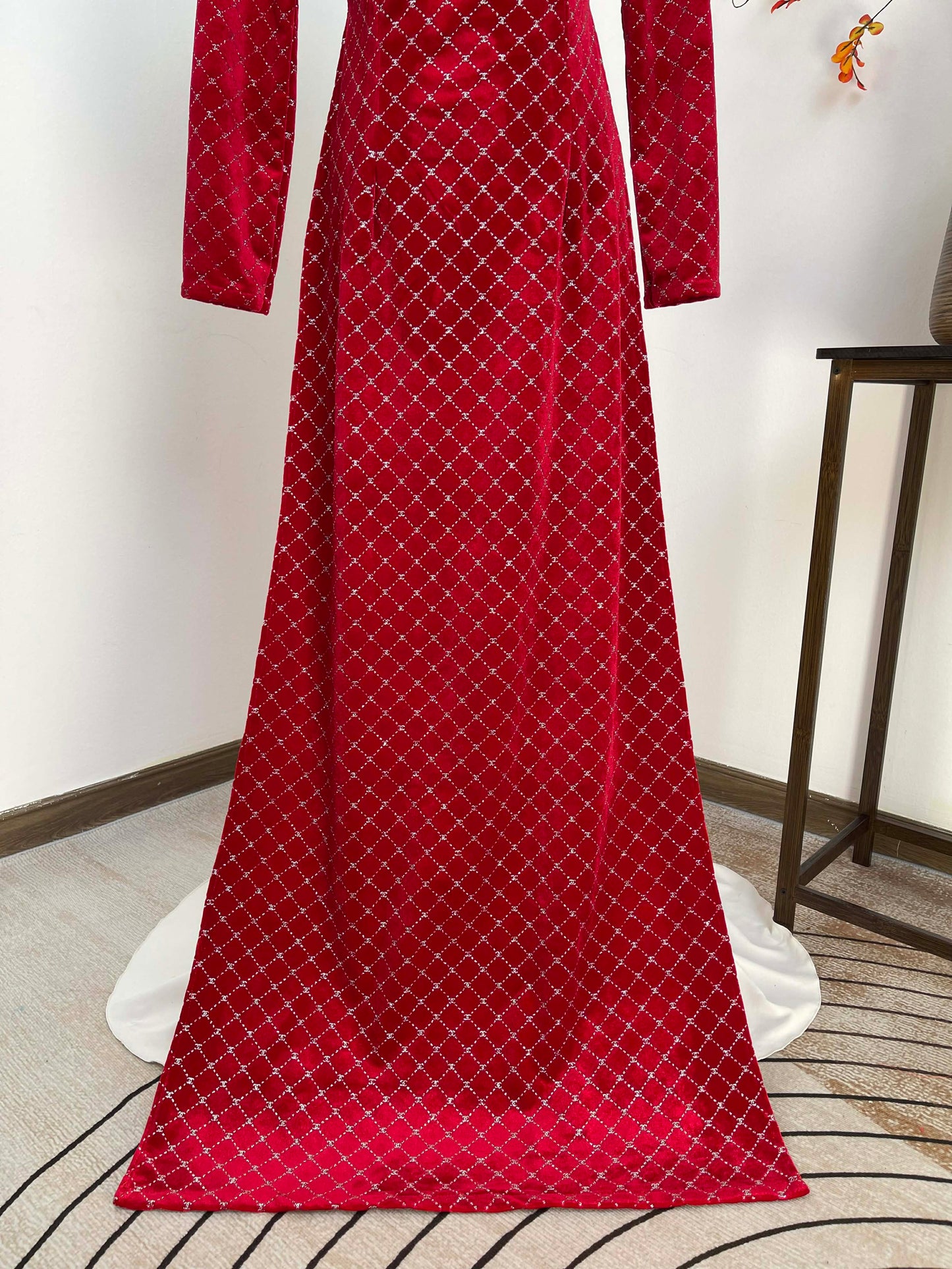 H471 1903 Only áo - Áo dài Nhung nhũ caro đỏ đậm đính cổ pha lê