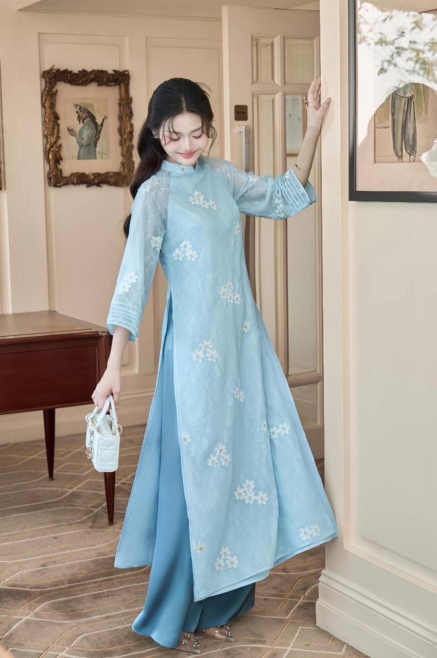 H672 Áo only no pants - Áo dài dáng suông tơ 4 tà thêu hoa màu xanh blue