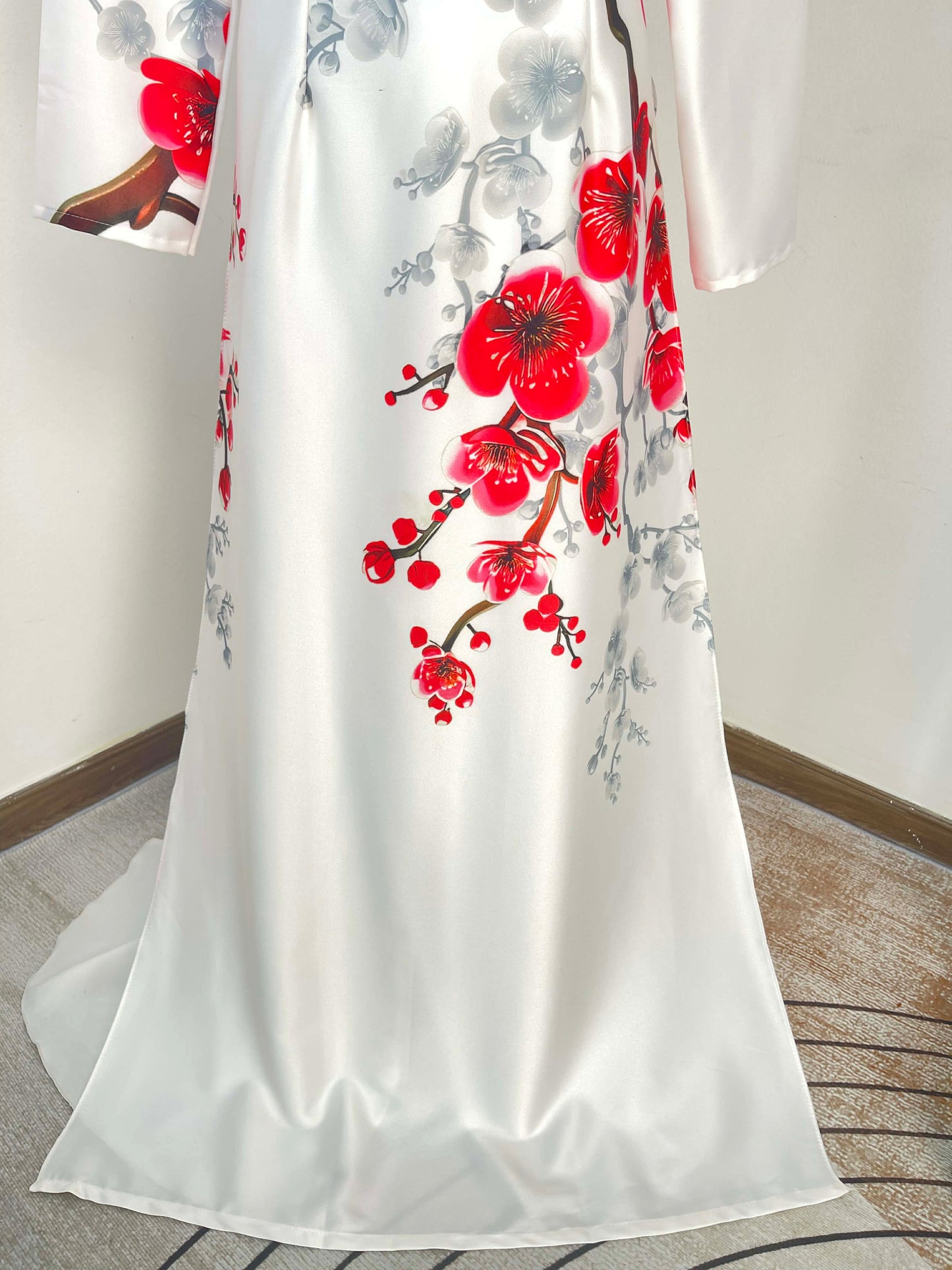 H488 1968 Áo only - Áo dài Tết lụa ánh sao màu trắng hoa đỏ