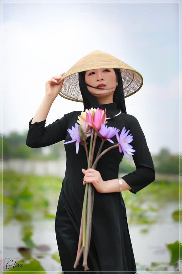 C04 Áo + quần - Áo dài lụa chiffon 4 tà màu đen trơn cổ cao 3cm
