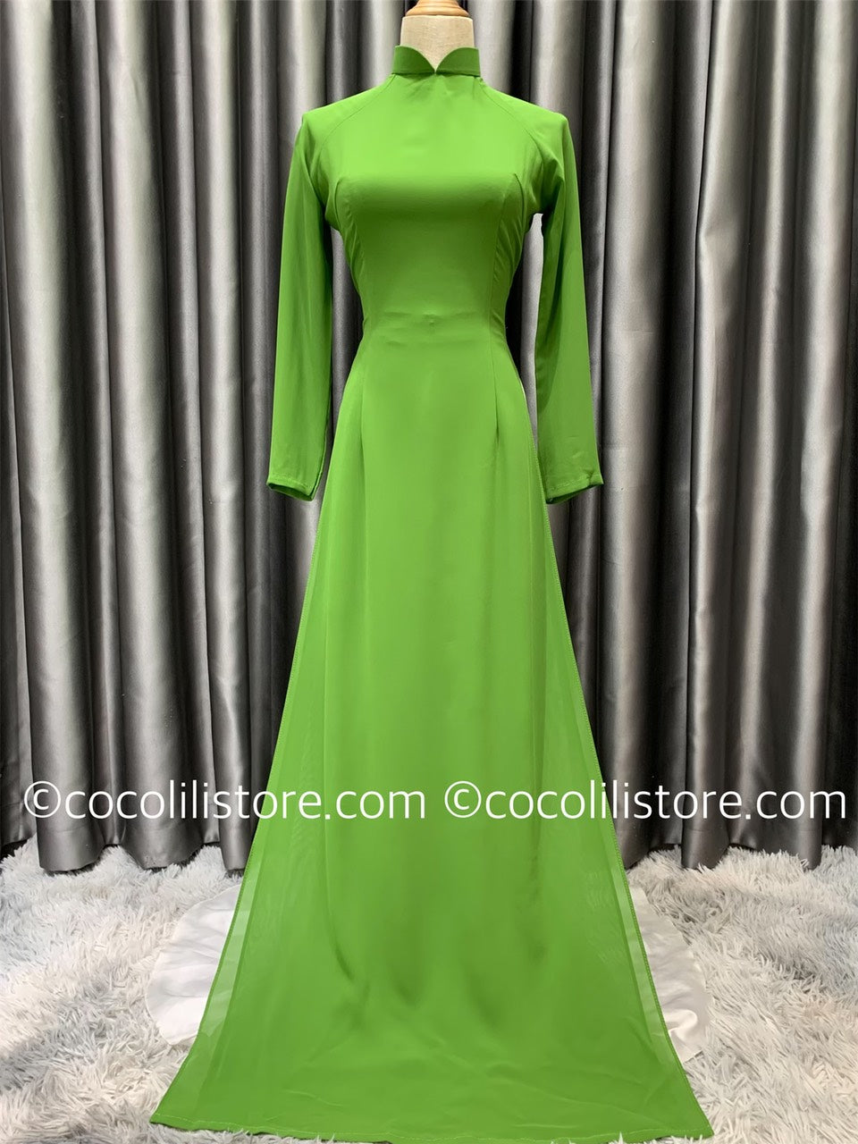 C38 3940 only áo - Áo dài chiffon 4 tà trơn xanh lá mạ