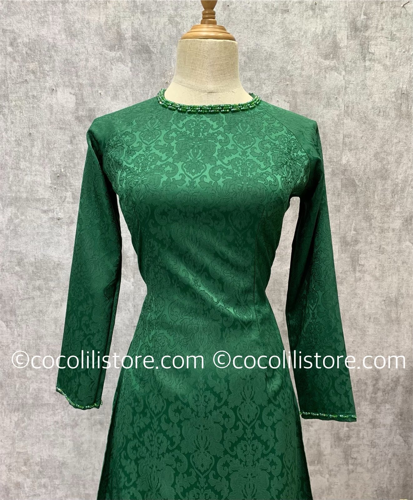 T160 4107 only áo - Áo dài gấm vân nổi màu xanh rêu cổ đính ngọc