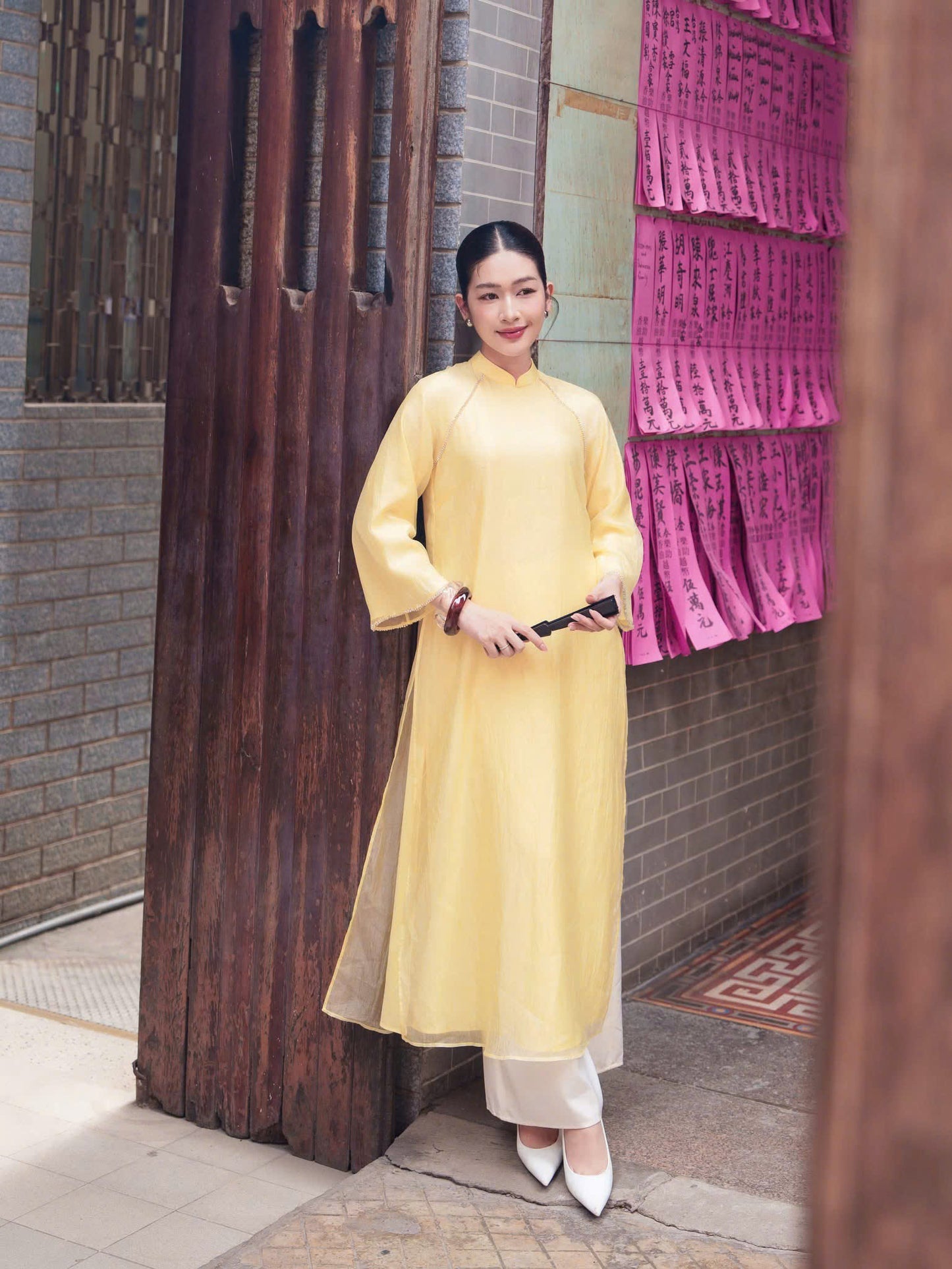 M1462 Áo only - Áo cách tân tơ nhăn màu vàng