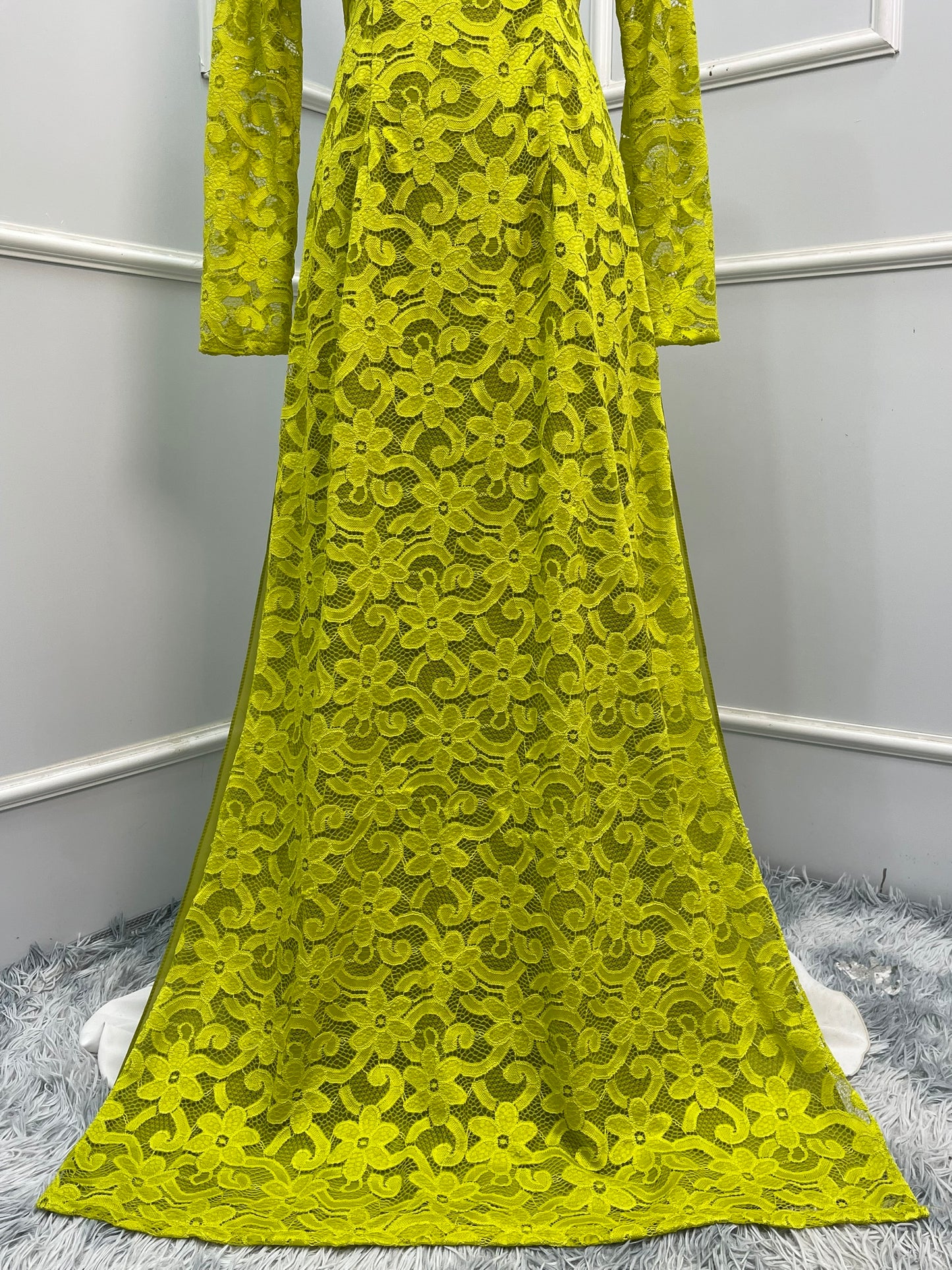 L772 Áo only - Áo dài ren 4 tà màu xanh cốm