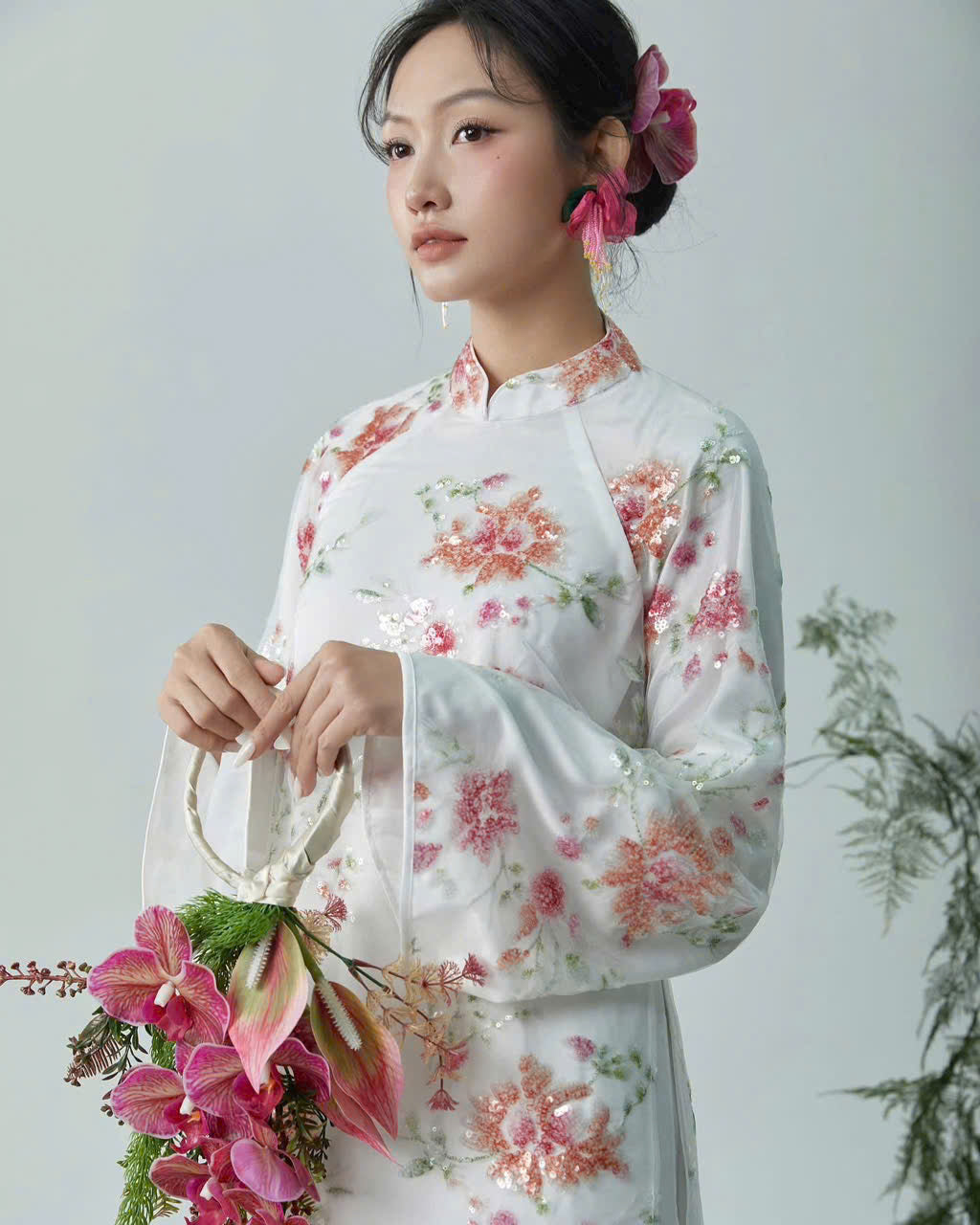 M563 Áo only - Áo suông đính hoa màu cốm và màu trắng