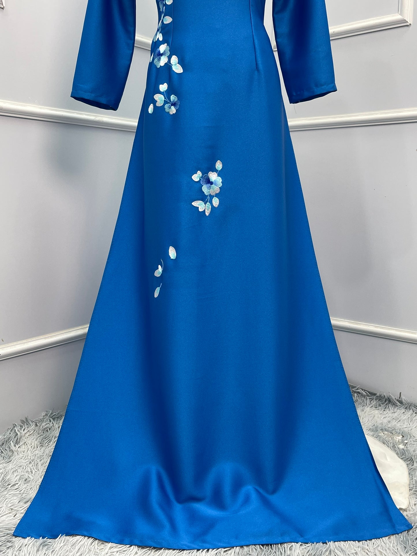 L1375 Áo only - Áo dài xanh thêu hoa