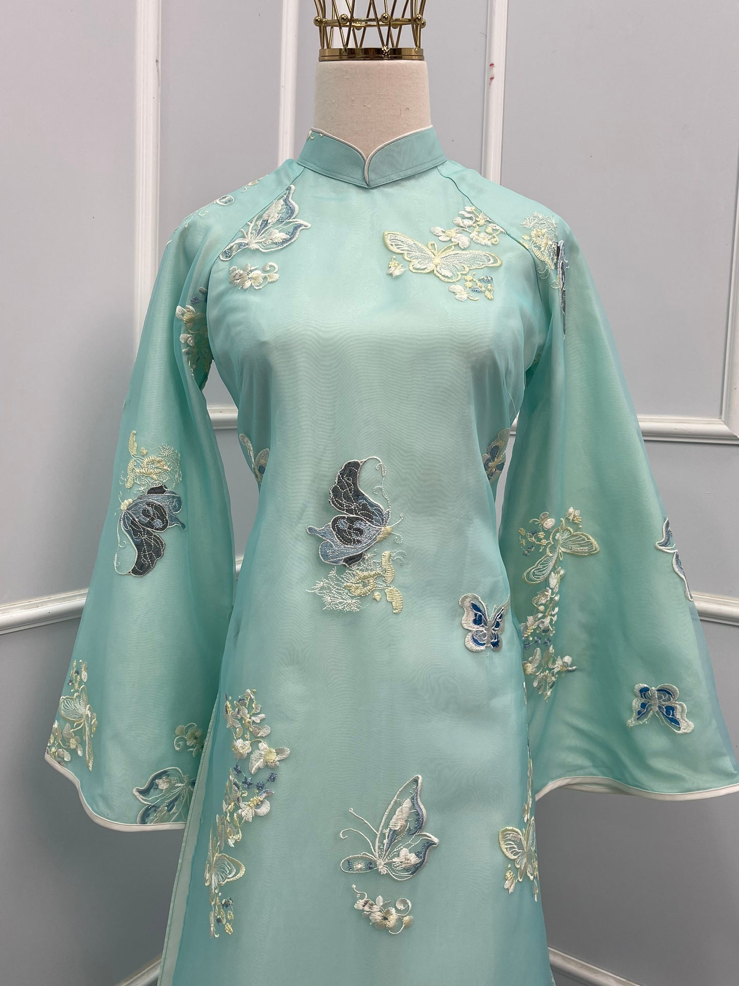 T484 Áo only - Áo dài tơ dệt nổi hoa màu xanh dương