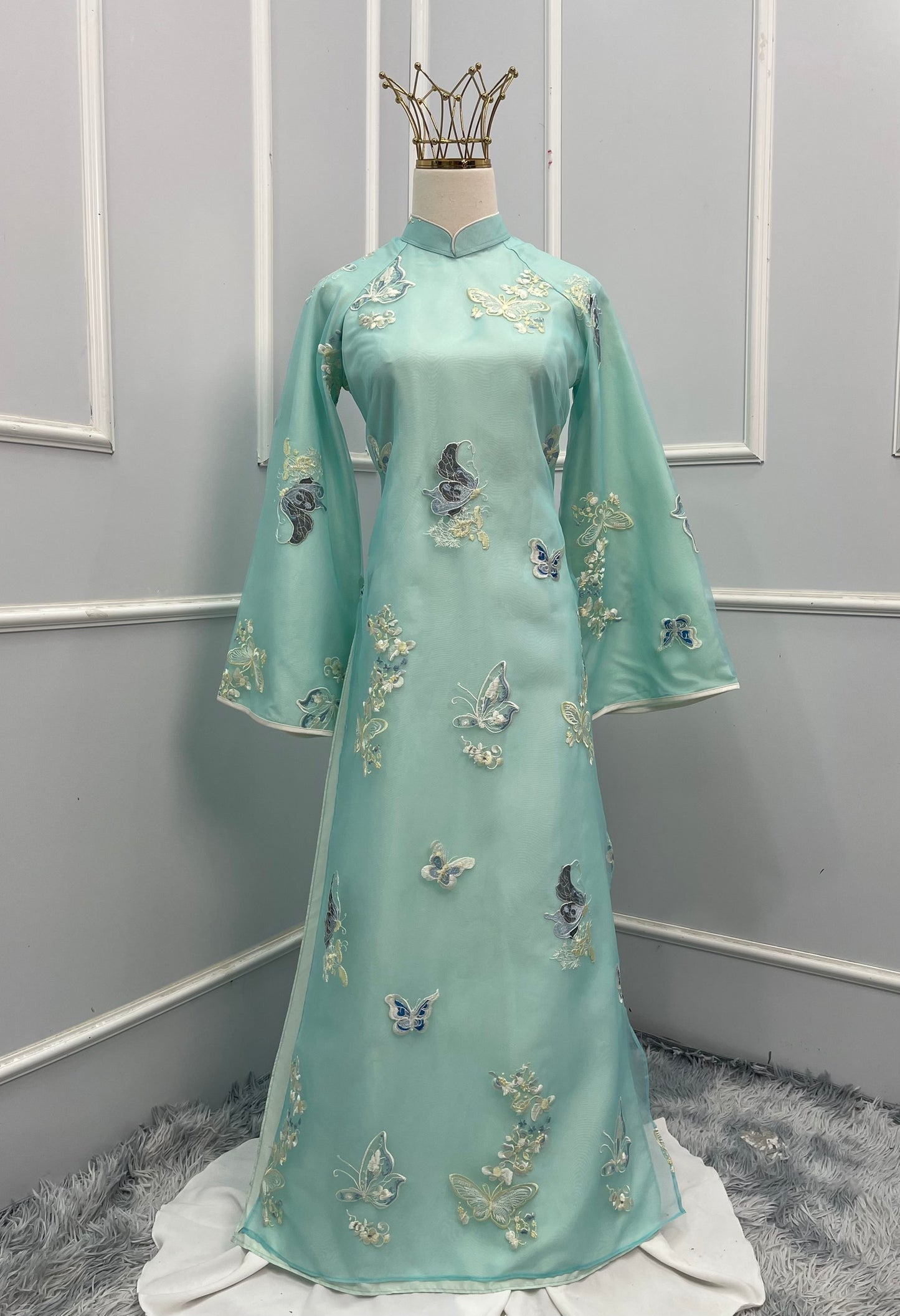 T484 Áo only - Áo dài tơ dệt nổi hoa màu xanh dương
