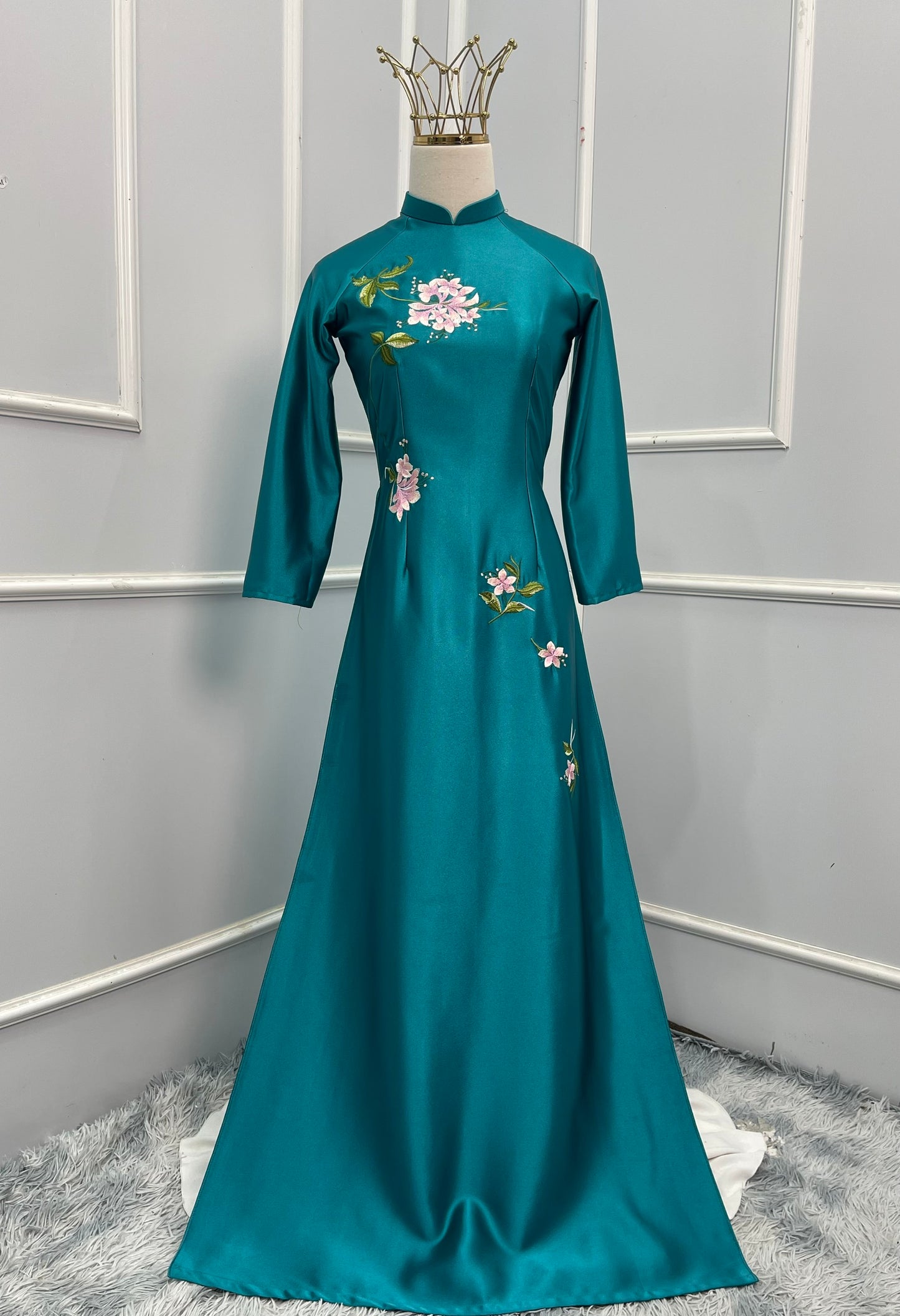 T491 Áo only - Áo dài lụa ruby thêu bông