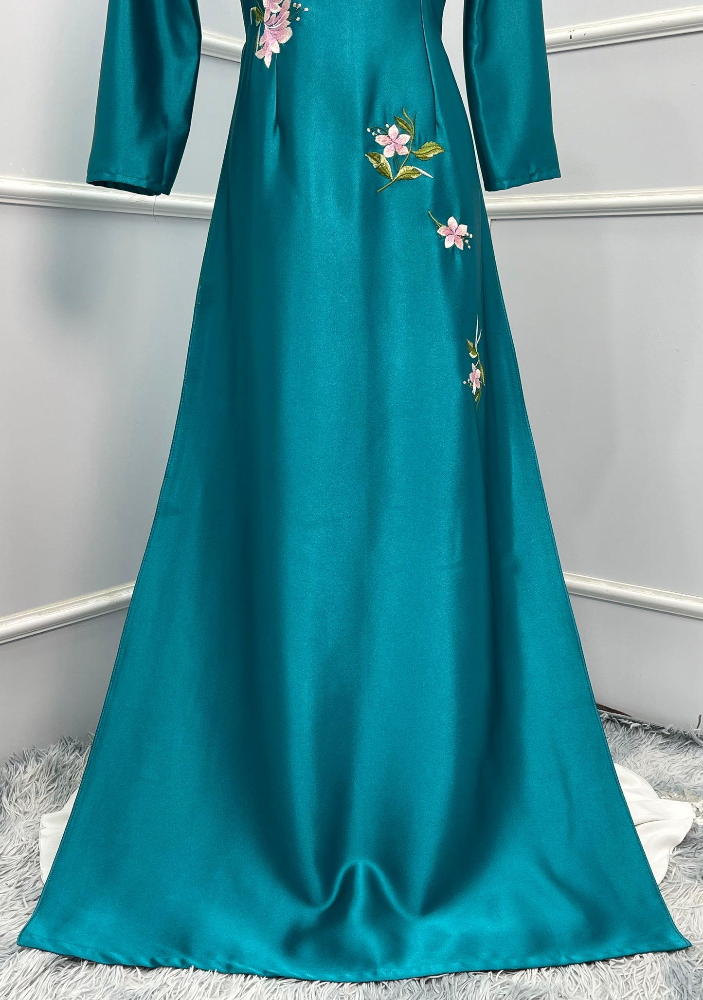 T491 Áo only - Áo dài lụa ruby thêu bông