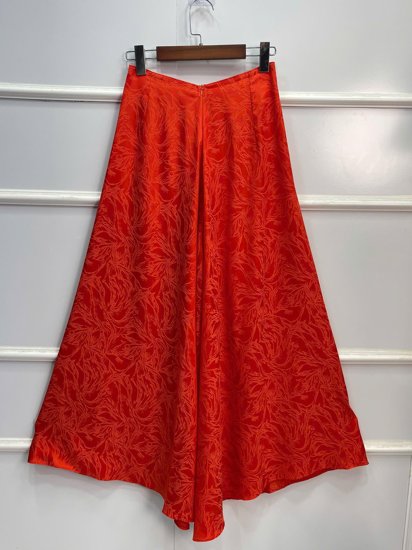 H139 Áo + Quần váy cùng chất- Áo dài lụa họa tiết bướm màu cam phối đen