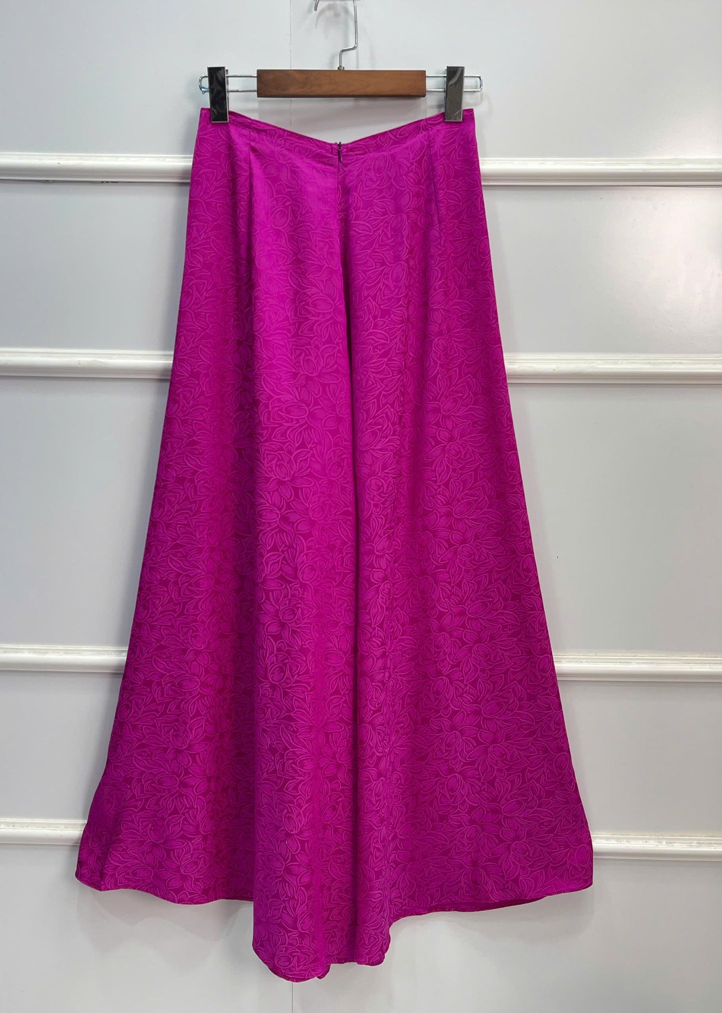 H140 Áo + Quần váy cùng chất- Áo dài lụa hồng sen hoạ tiết bướm