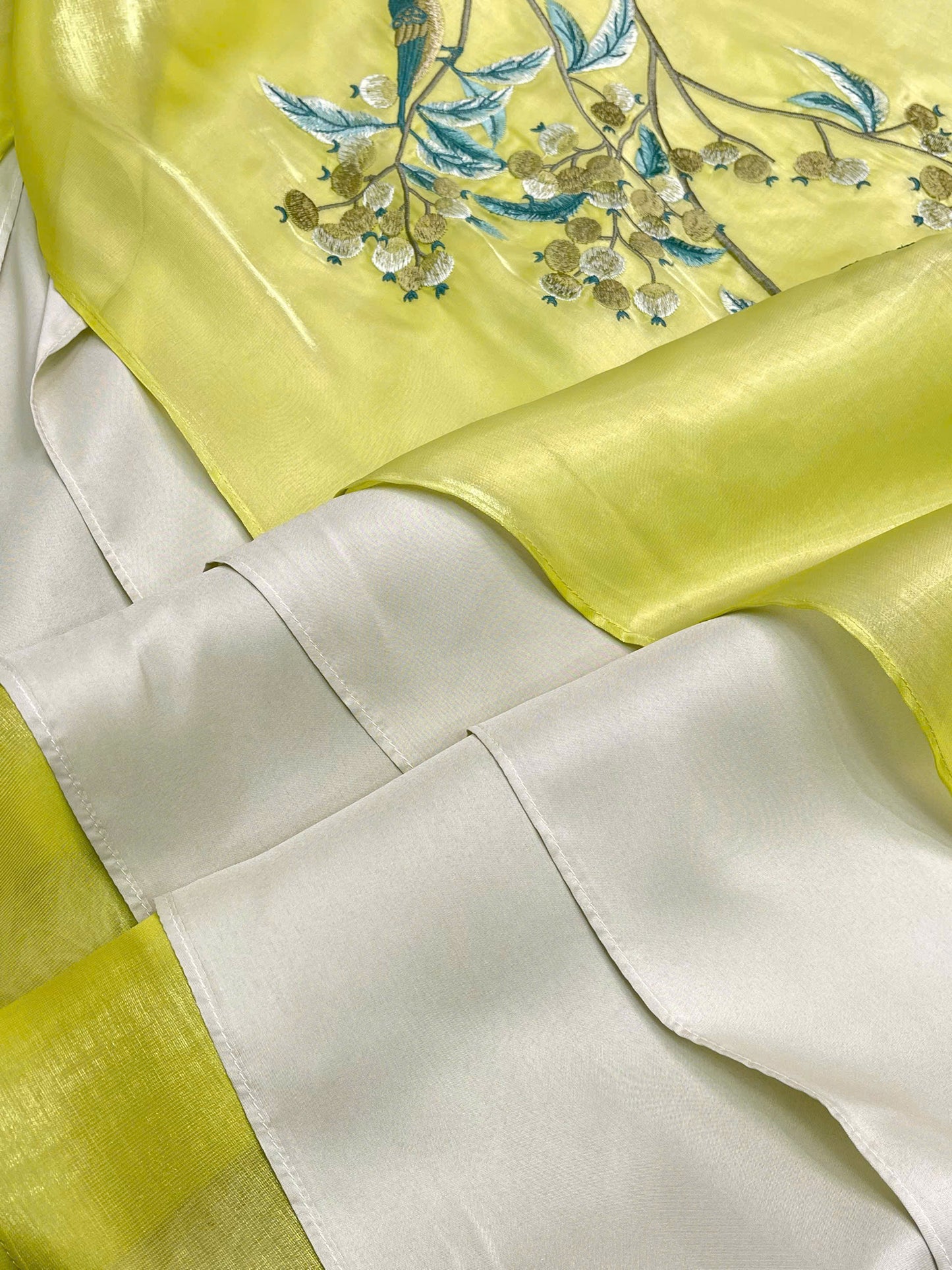 H159 Áo only - Áo dài tơ thêu xanh lá mạ 4 tà