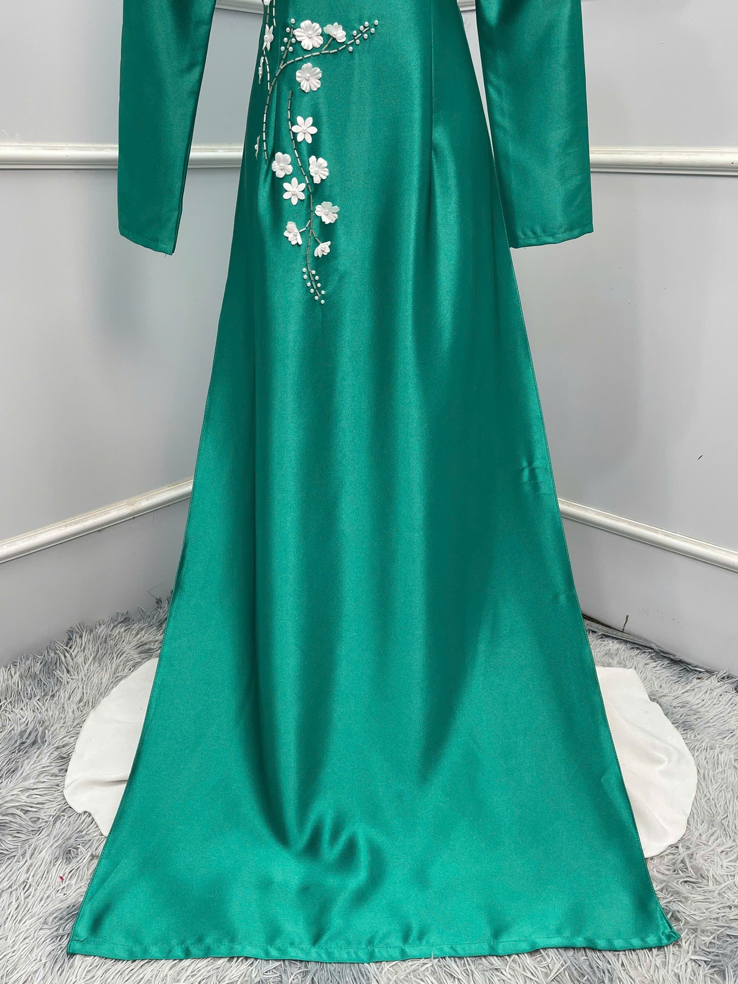 H187 Áo only - Áo dài lụa ruby đính kết