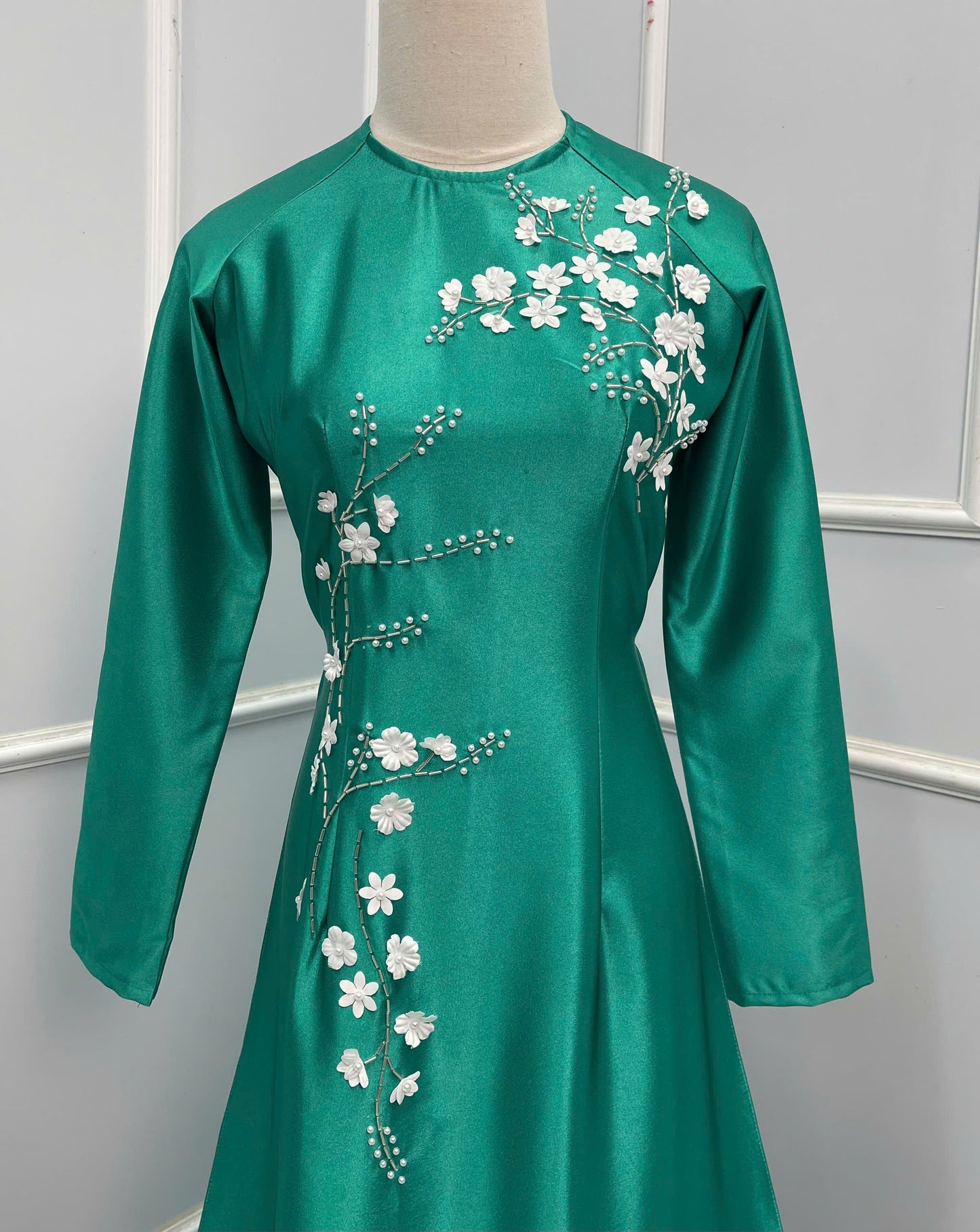 H187 Áo only - Áo dài lụa ruby đính kết
