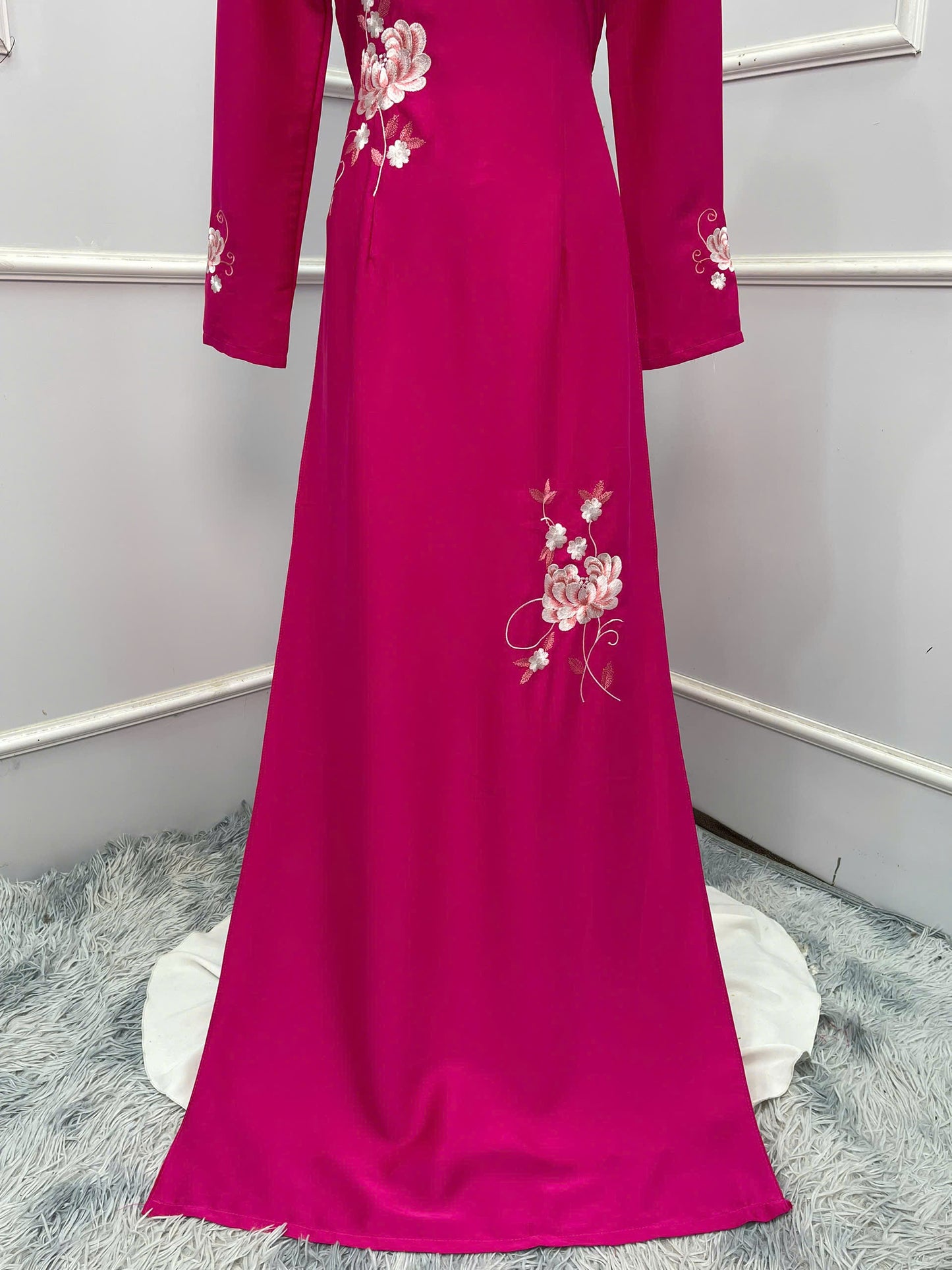 H259 1409 Áo only - Áo dài lụa Indo thêu hoa đính cổ