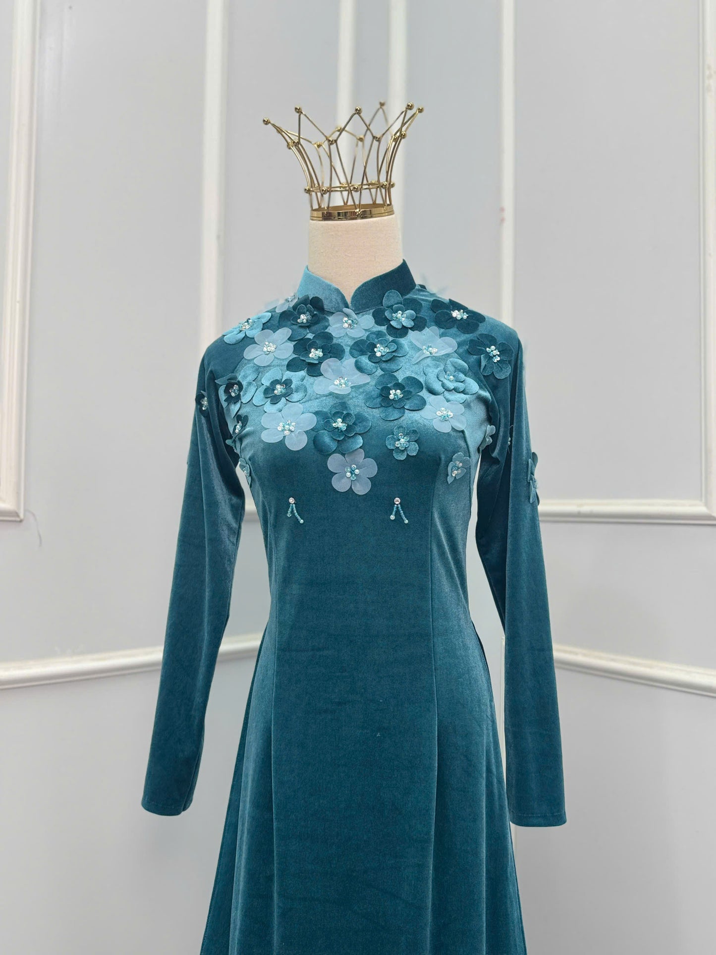 H321 Áo only - Áo dài nhung đính hoa nổi