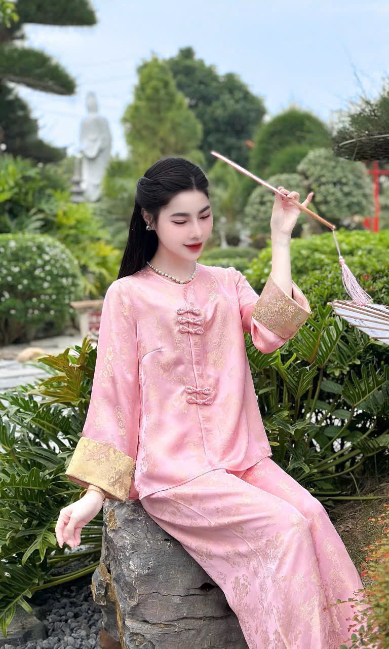 BB39 BB116 3545 - Set bà ba lụa gấm màu hồng phấn đính cúc
