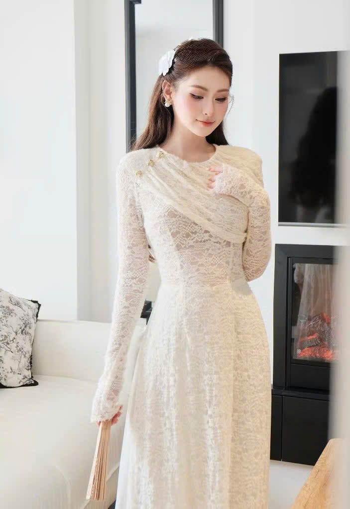 R24 4226 Áo + quần - Áo dài ren cách điệu màu trắng kem